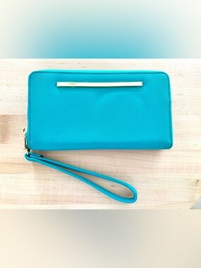 Steve Madden Teal Bzippy Zip Around Wallet Wristlet, Like New